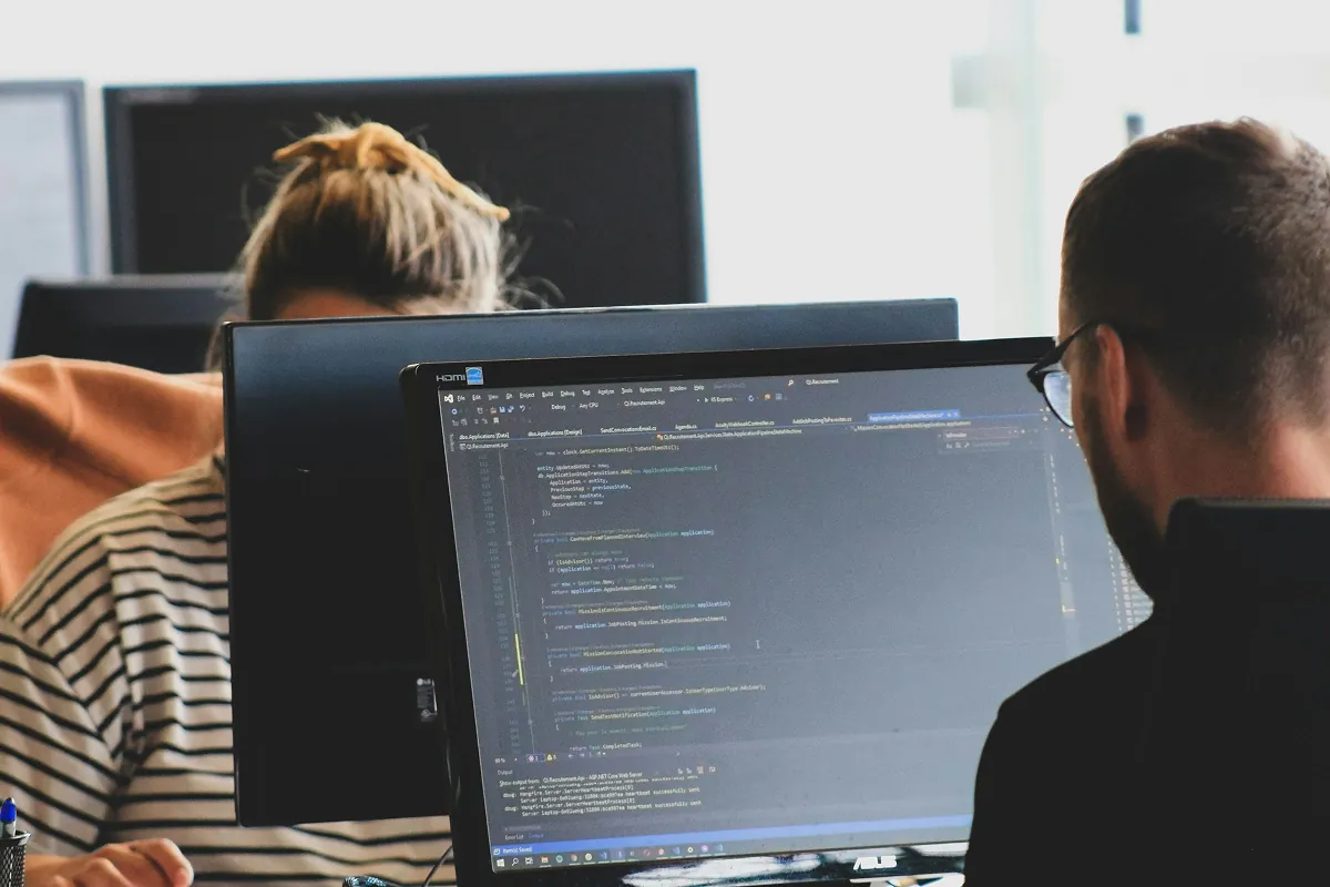 ai driven software development life cycle — AI software development process - Photo by Daniil Komov on Pexels